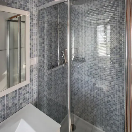 Comfortable In - 20 M² - Pleasant Balcony Lejlighed *