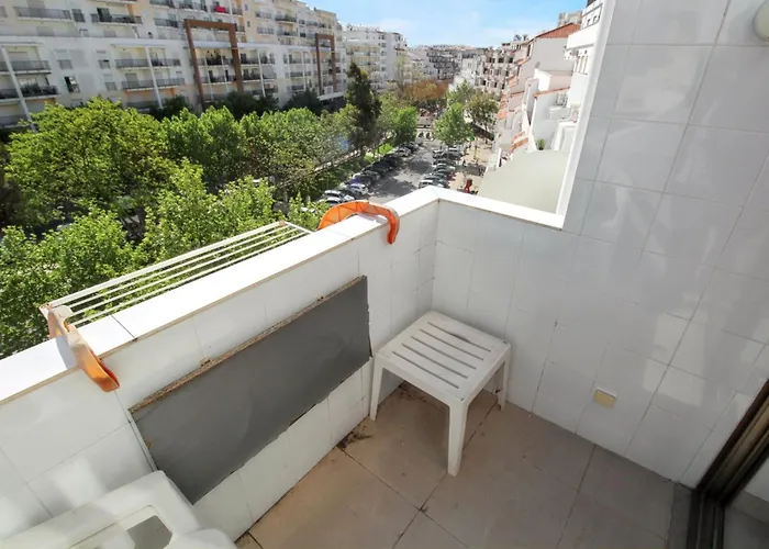 Comfortable In - 20 M² - Pleasant Balcony * Albufeira